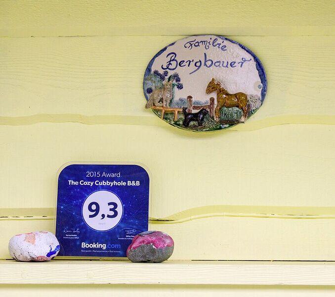 The Cozy Cubbyhole B&B 100 Mile House Exterior photo