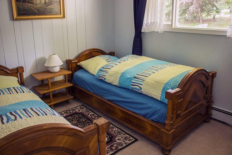 The Cozy Cubbyhole B&B 100 Mile House Exterior photo